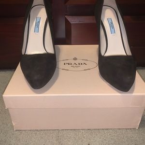 Prada Suede Pumps/Heels